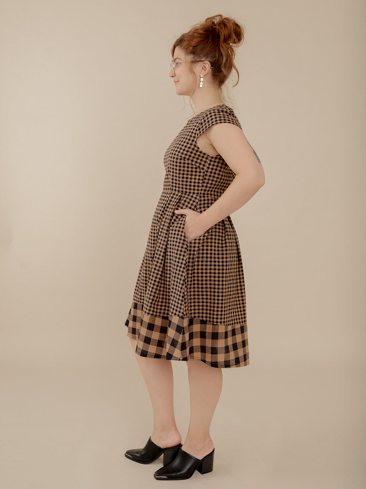 Devonshire Dress - Black and Tan Small Gingham - 图片 3