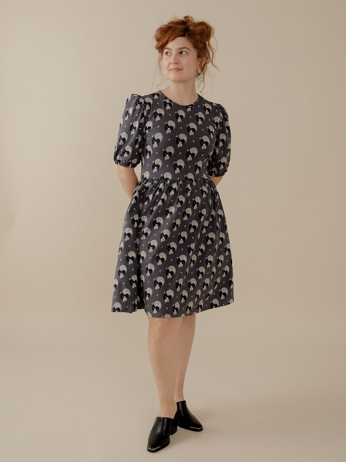 Inez Bubble Sleeve Dress - Vase Cluster Graphite - Image 4